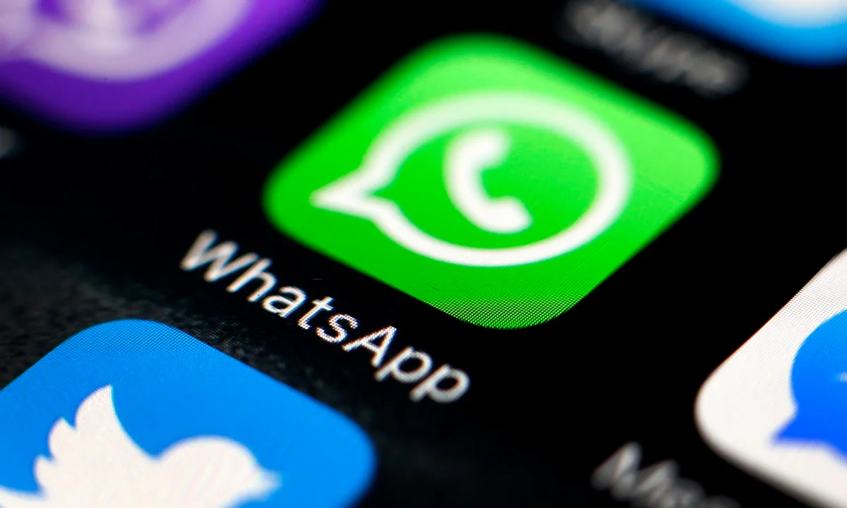 How can WhatsApp online status and last seen time improve the effectiveness of precision marketing?
